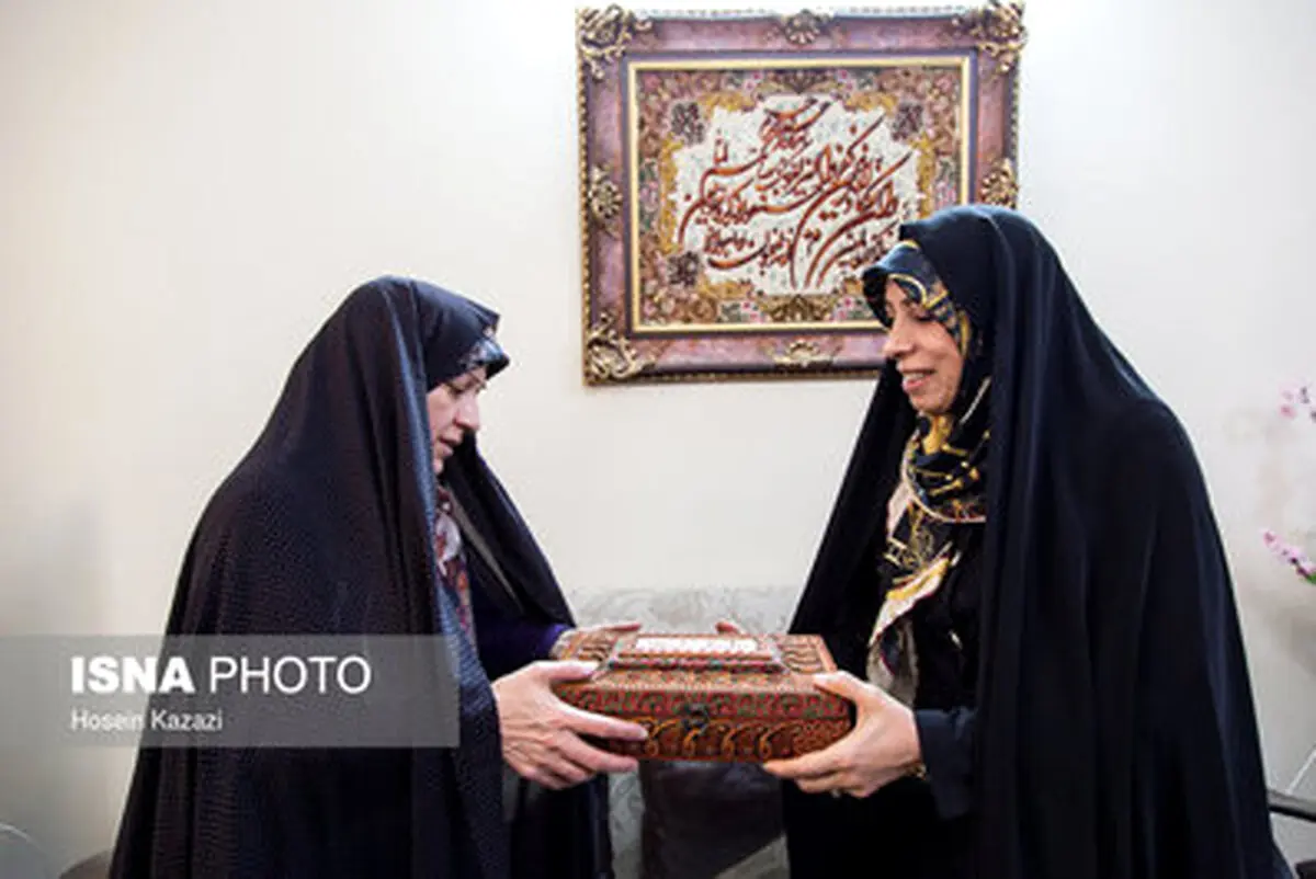 دیدار الهام امین زاده با خانواده یکی از آتش‌نشانان مفقود پلاسکو