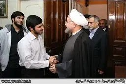 دیدار حسن روحانی با با خانواده شهید شهریاری/ تصاویر