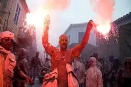 تصاویری از جشنواره پودرهای رنگی در یونان‎