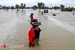 عکس / کوچ در میان امواج