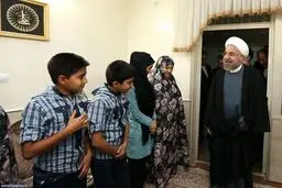 تصاویر دیدار  روحانی با جانباز سعدی آبادی فراهانی