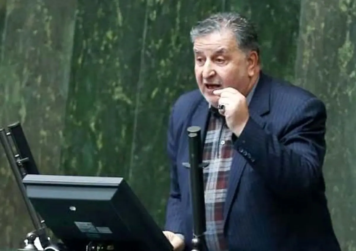 عضو فراکسیون ولایی مجلس:موضوع بازنگری قانون اساسی در مجلس کنار گذاشته شده / تا پایان مجلس دهم بحث تغییر قانون اساسی مطرح نخواهد شد