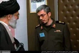 تصویر دیده نشده از سرلشکر باقری کنار رهبر انقلاب