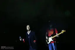 تصاویری از کنسرت شاد بنیامین بهادری و  آنسامبل در روز عشق ایرانی