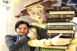 ژست جالب خانم بازیگر در کنار شخصیت های معروف کارتونی/عکس