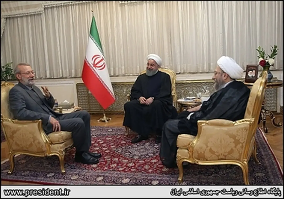 تصاویری از همنشینی روحانی با برادران لاریجانی/جلسه سران قوا