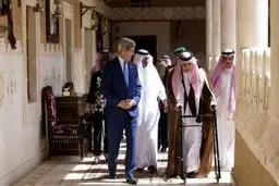 سعود الفیصل دست به واکر شد/عكس