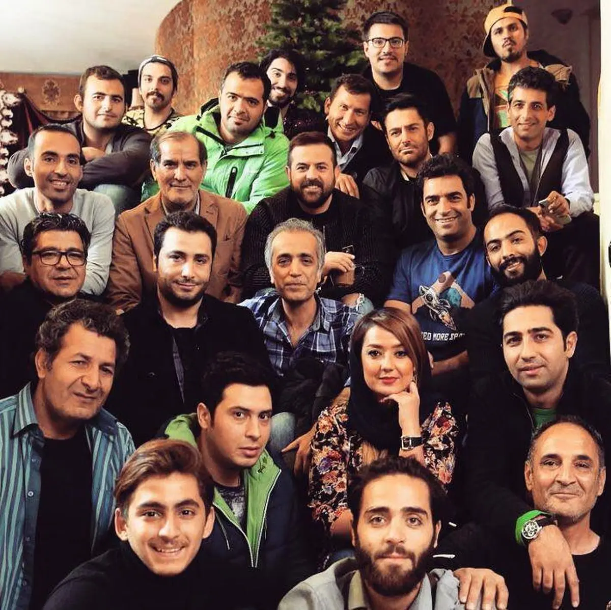 محمدرضا گلزار و هومن سیدی در پشت صحنه فیلم جدید منوچهر هادی/عکس