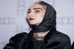 عکس/ تیپ خاص بازیگر زن "اژدها وارد می‌شود"