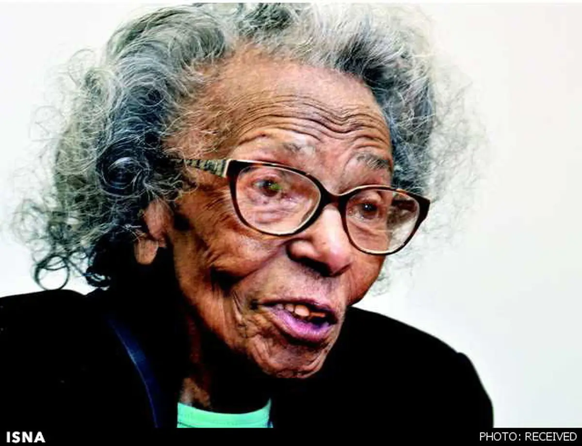 پیرزن ۹۹ ساله فارغ‌التحصیل شد!/عکس