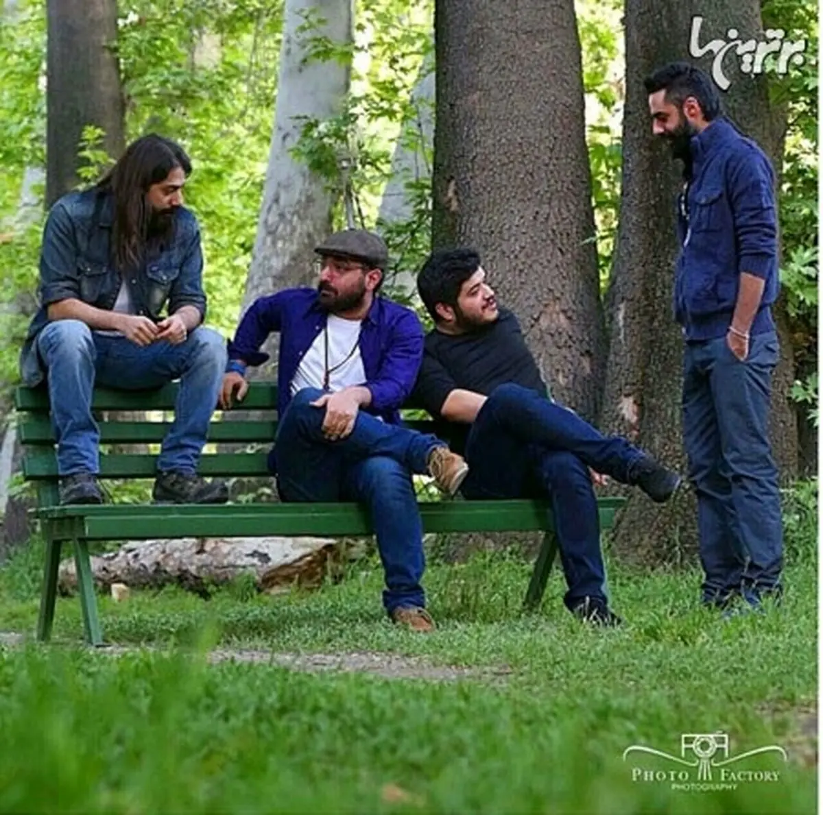 گروه چارتار در یک پارک/ عکس