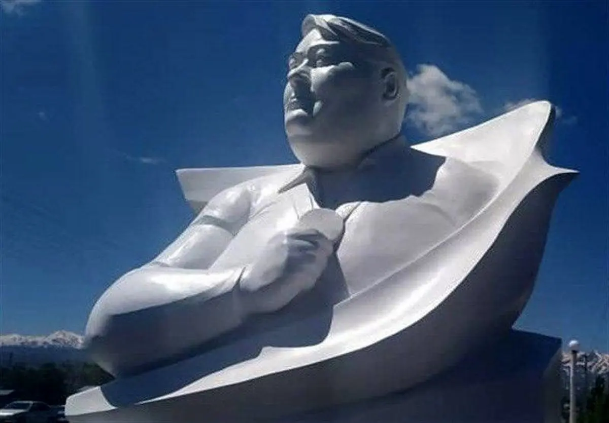 تندیس سیامند رحمان در اشنویه  + عکس