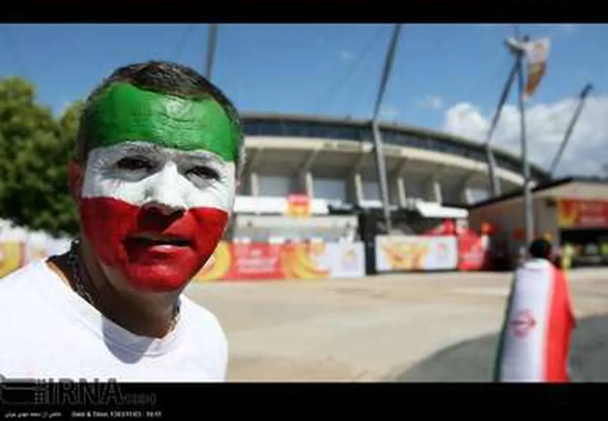 همراه با تماشاگران در حاشیه بازی ایران - عراق /گزارش تصویری