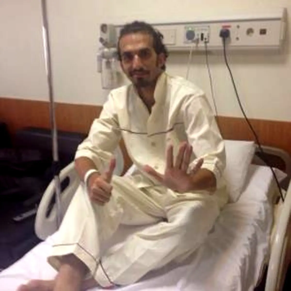 محمد نوري روي تخت بيمارستان (عکس)