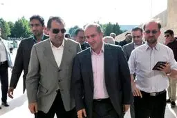 وزیر بهداشت در استادیوم آزادی/ عکس