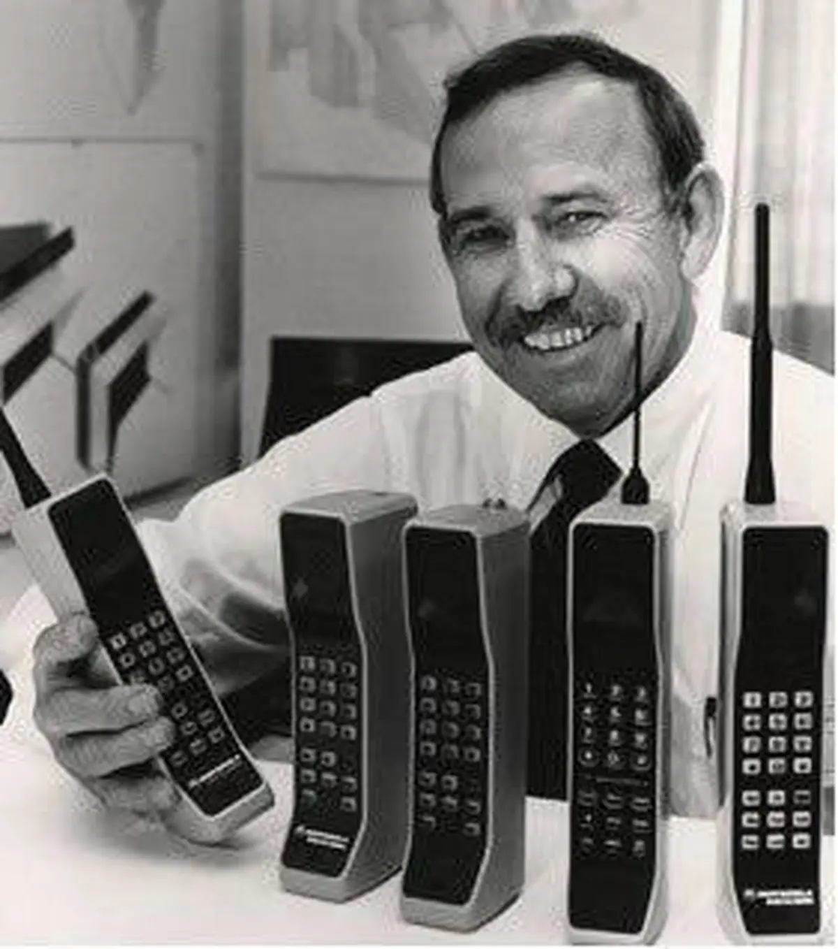 تصویر دیده نشده از اولین گوشی تلفن همراه / عکس