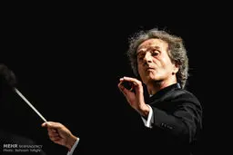 تصاویری از ارکستر سمفونیک تهران به رهبری شهرداد روحانی