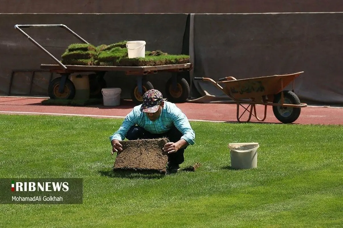 عکسی جالب از نحوه آماده سازی مجموعه ورزشی آزادی برای شروع مجدد لیگ برتر