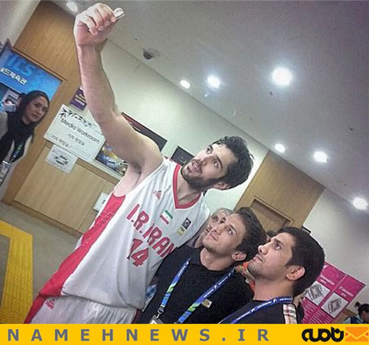 سلفی نیکخواه بهرامی با دبیر و سوریان