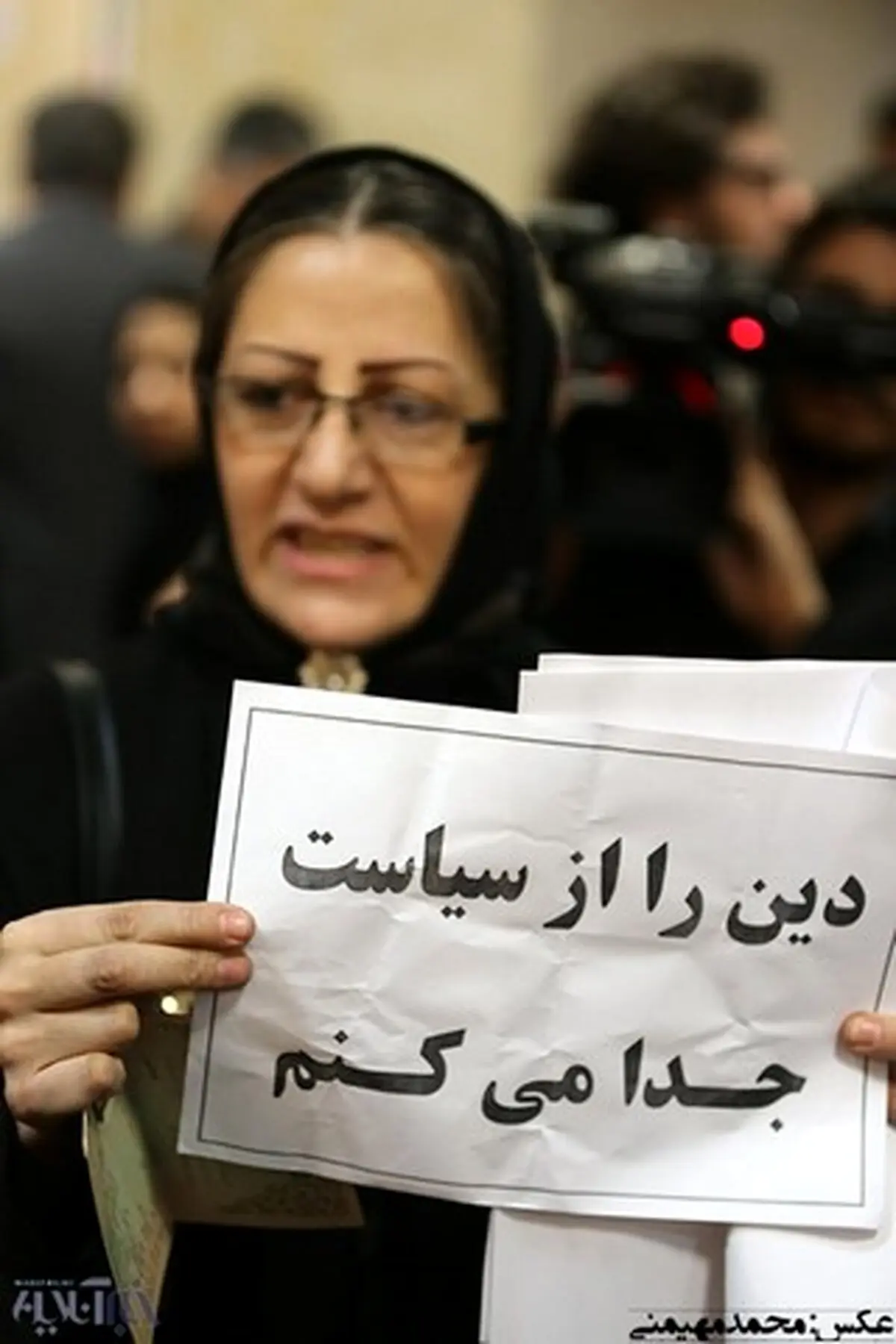 خانم کاندیدا برای جدایی دین از سیاست آمد!/عکس