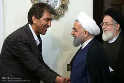 تصاویری از دیدار رییس جمهور روحانی با جانباز دفاع مقدس