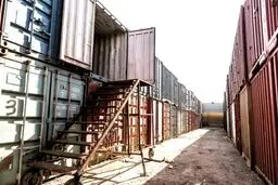 زنان مطلقه بیشترین مشتری انبار کالا و کانتینر‌های اجازه ای در جنوب تهران هستند | عکس