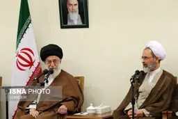 تصاویری از دیدار دست‌اندرکاران کنگره قرآن و علوم انسانی با مقام معظم رهبری