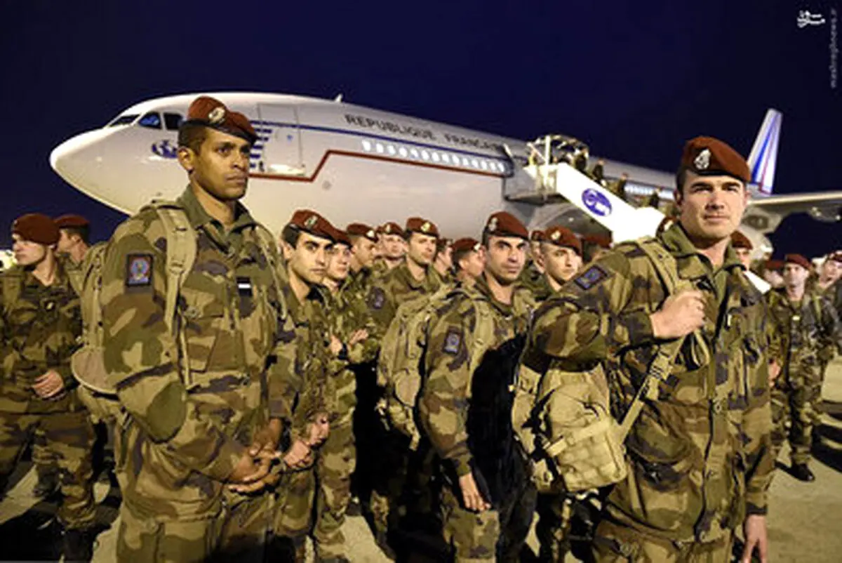 اولاند، پاریس را پادگان کرد/تصاویر