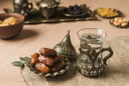 فایده شگفت انگیز خوردن خرما با شکم خالی از زبان پیامبر اکرم(ص)