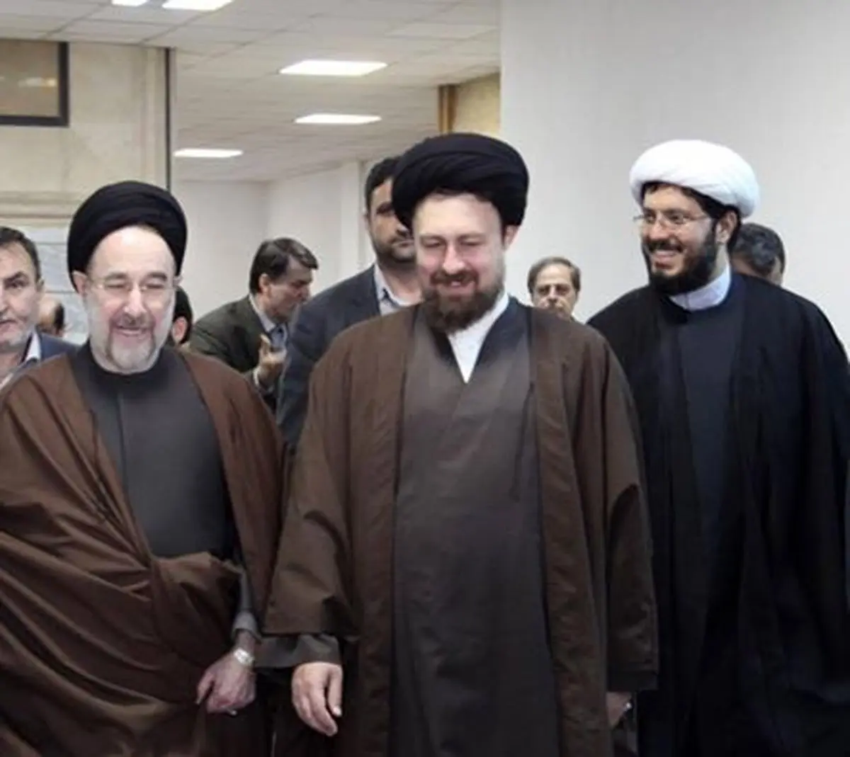 آهنگران در کنار سید حسن خمینی و سیدمحمد خاتمی/ عکس