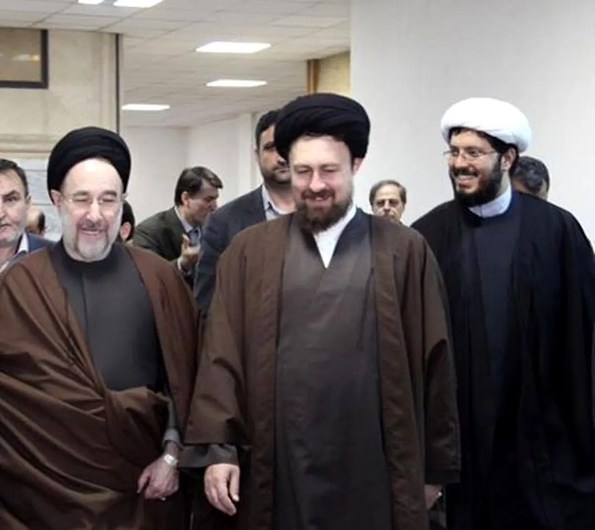 آهنگران در کنار سید حسن خمینی و سیدمحمد خاتمی/ عکس