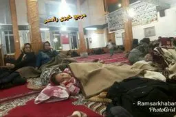 پناه بردن مردم سیل‌زده رامسر به مسجد / عکس