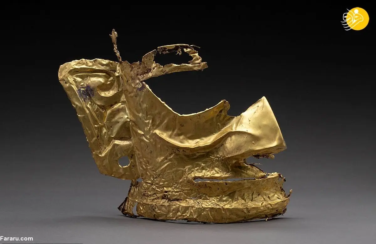 تصاویر عجیب از کشف یک ماسک اسرارآمیز طلا با قدمتی سه هزار ساله