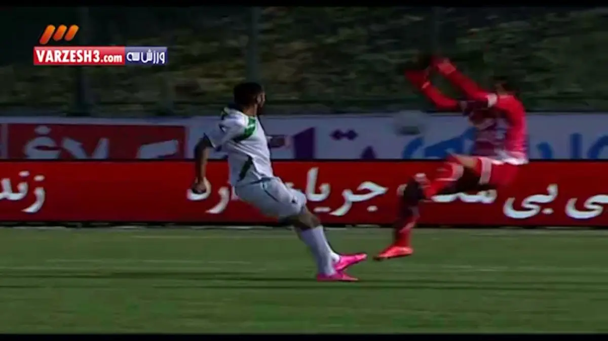 صحنه جنجالی پرسپولیس ـ ذوب آهن/عکس