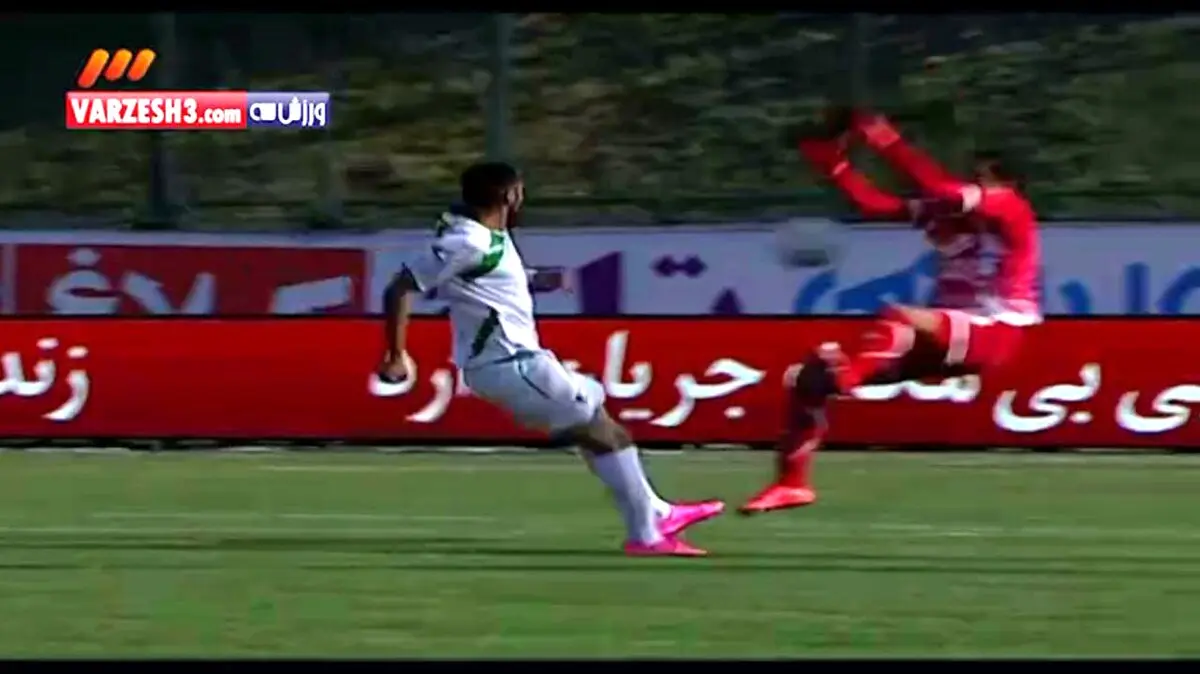 صحنه جنجالی پرسپولیس ـ ذوب آهن/عکس