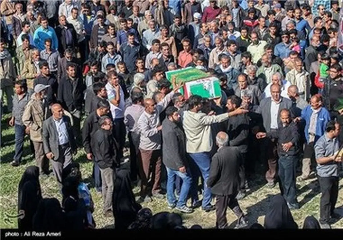 تشییع آخرین بازمانده فاجعه منا در لامرد / تصاویر
