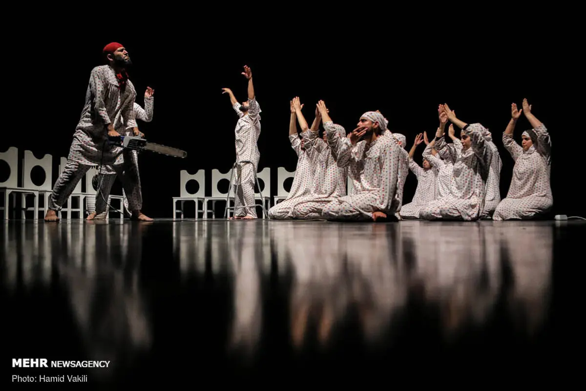 عکس / نمایی از تئاتر کلوب مجانین در دهمین جشنواره بین المللی سیمرغ