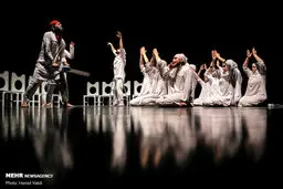 عکس / نمایی از تئاتر کلوب مجانین در دهمین جشنواره بین المللی سیمرغ