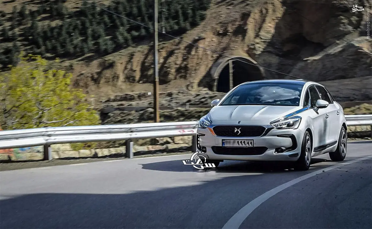 الهه زیبایی در جاده های ایران/ عکس