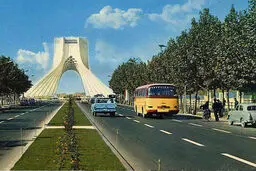 نمایی زیبا از میدان آزادی در سال 1351/عکس