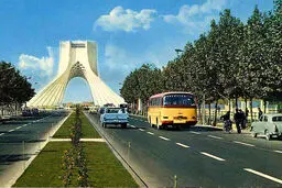 نمایی زیبا از میدان آزادی در سال 1351/عکس