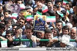 تصاویر استقبال باشکوه شیرازی‌ها از دکتر روحانی در شاهچراغ