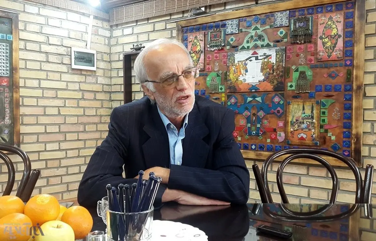 نماینده منتخب تهران: نفوذ از طریق تسبیح به دستانی که «والظالین» را می‌کشند، ممکن است نه اصلاح طلبان