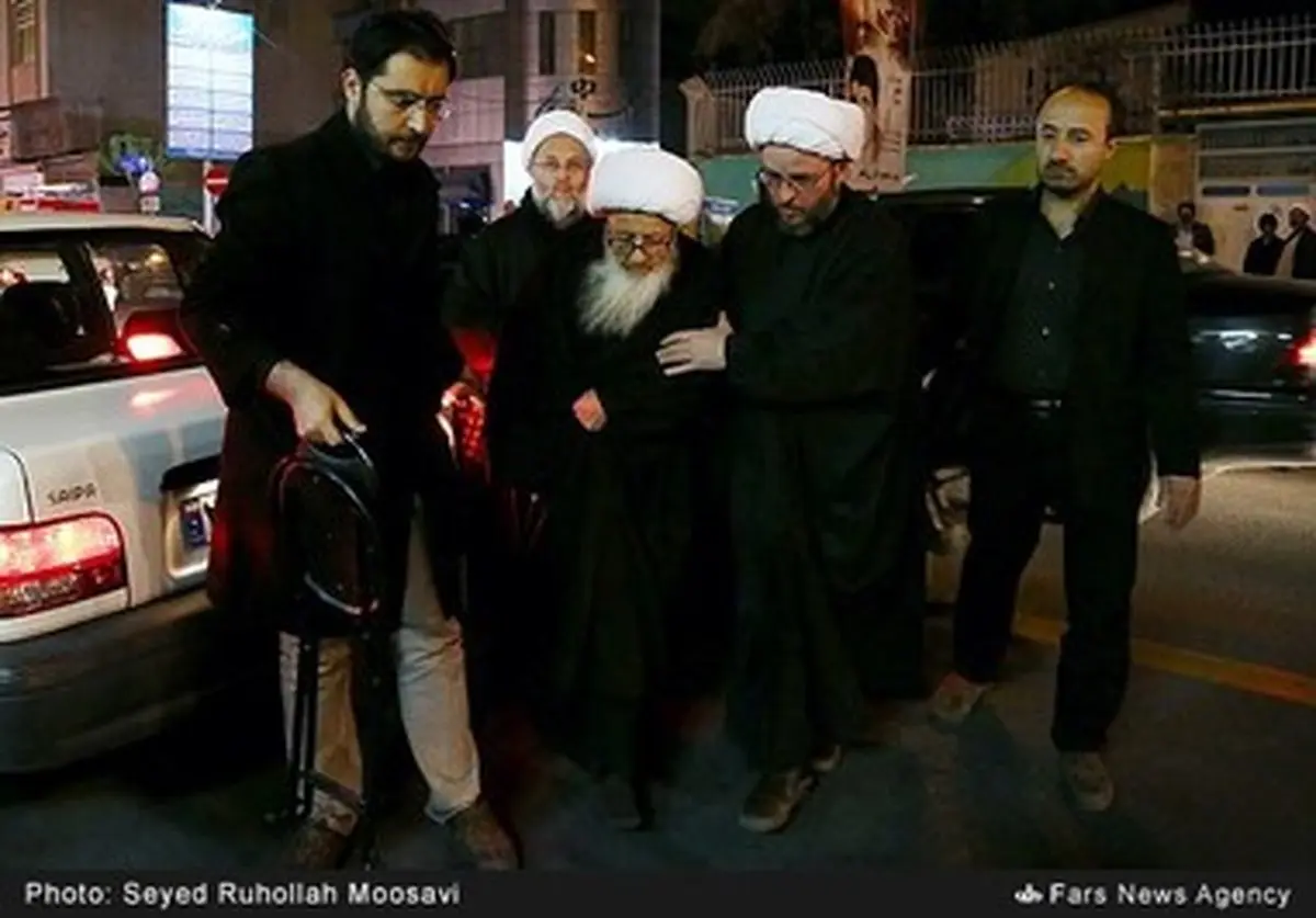 حضور مراجع تقلید در مراسم ترحیم همشیره رهبر معظم انقلاب/ تصاویر