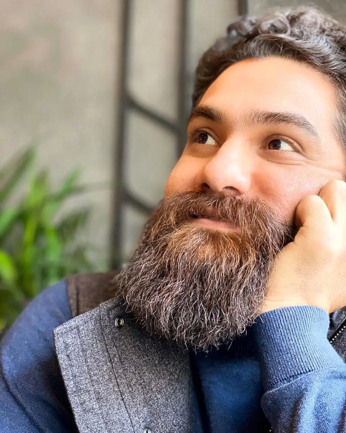 پرتره ای از علی زندوکیلی