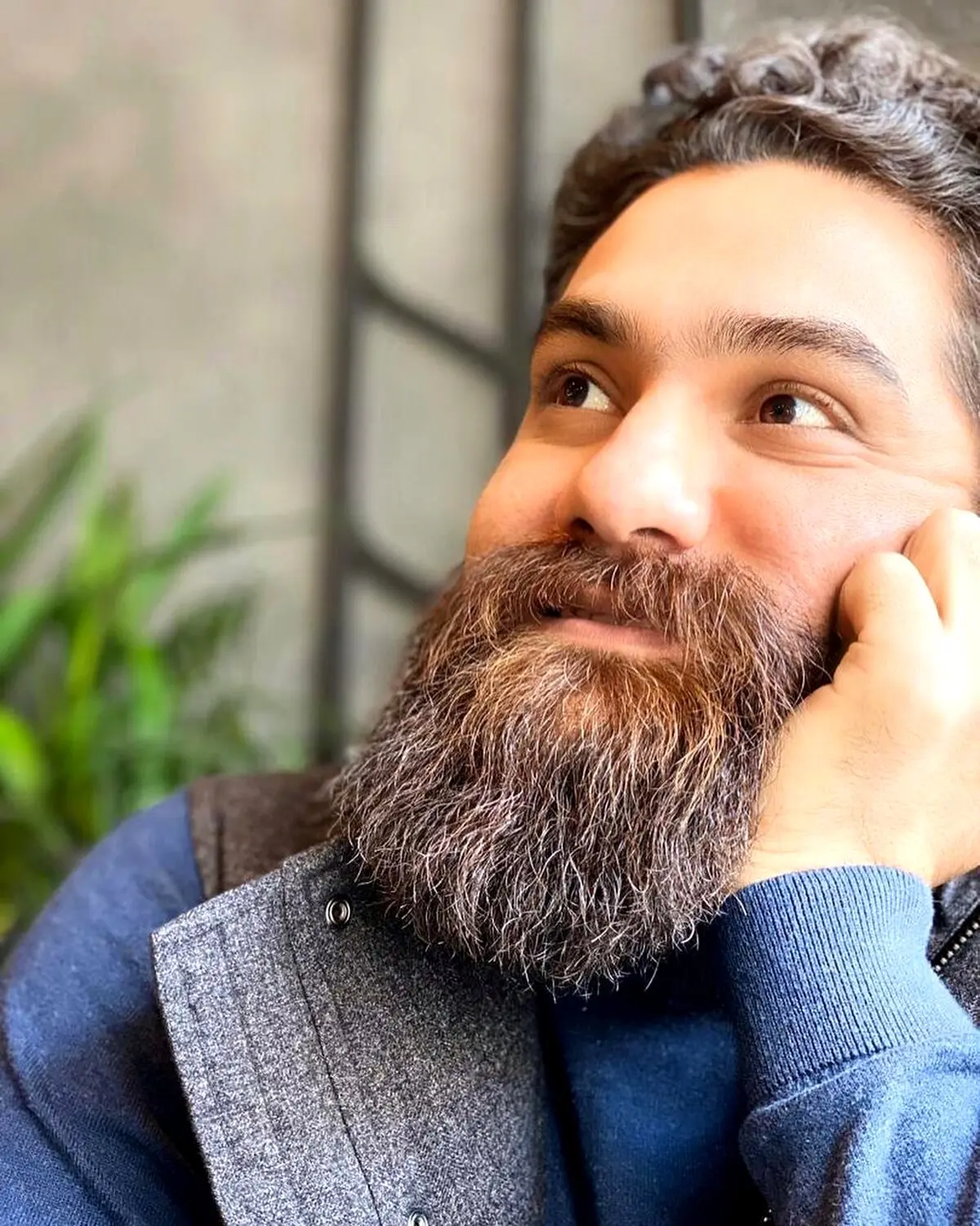 پرتره ای از علی زندوکیلی