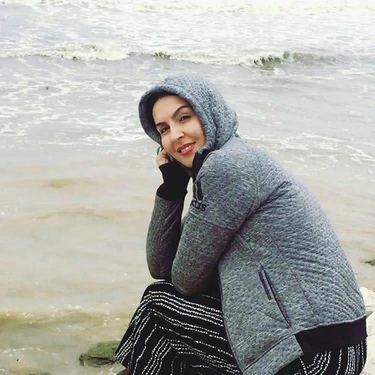 آزیتا ترکاشوند لب دریا /عکس