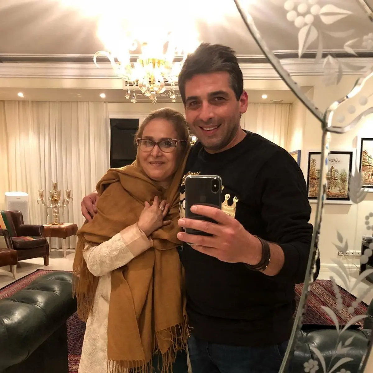 حمید گودرزی در آغوش مادر + عکس