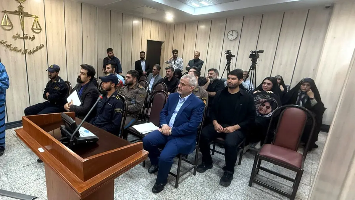 ببینید | سخنان برادر قاتل الهه حسین نژاد در جلوی دادگاه