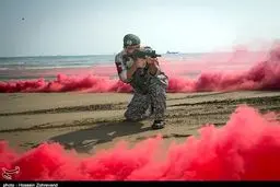 تصاویری دیدنی از رزمایش کماندو‌های نیروی دریایی ارتش